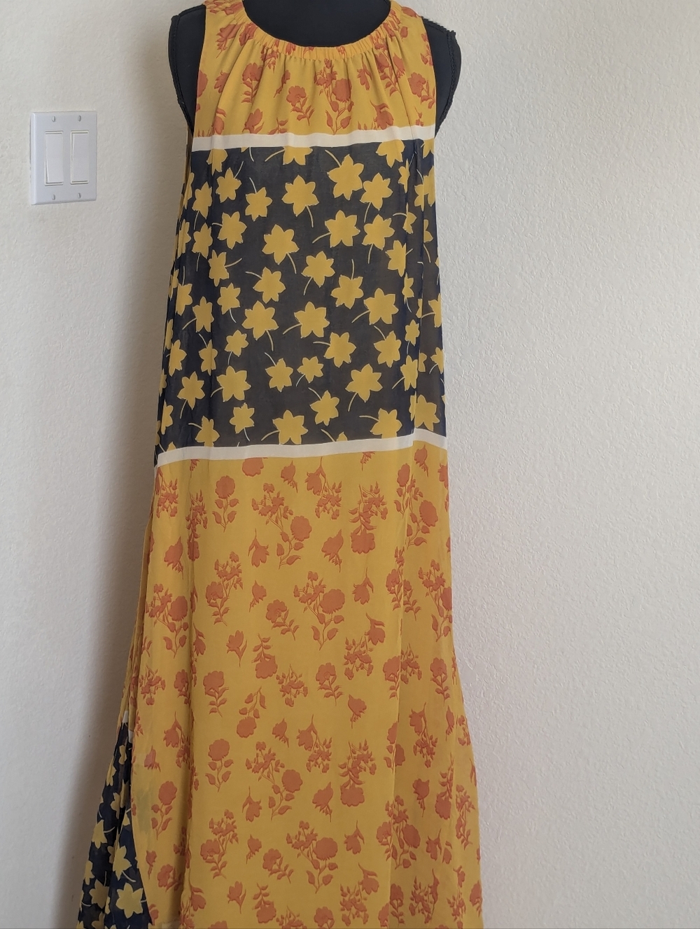 Gibson Latimer Sleeveless Floral Colorblock Maxi Dress Yellow Navy Size M